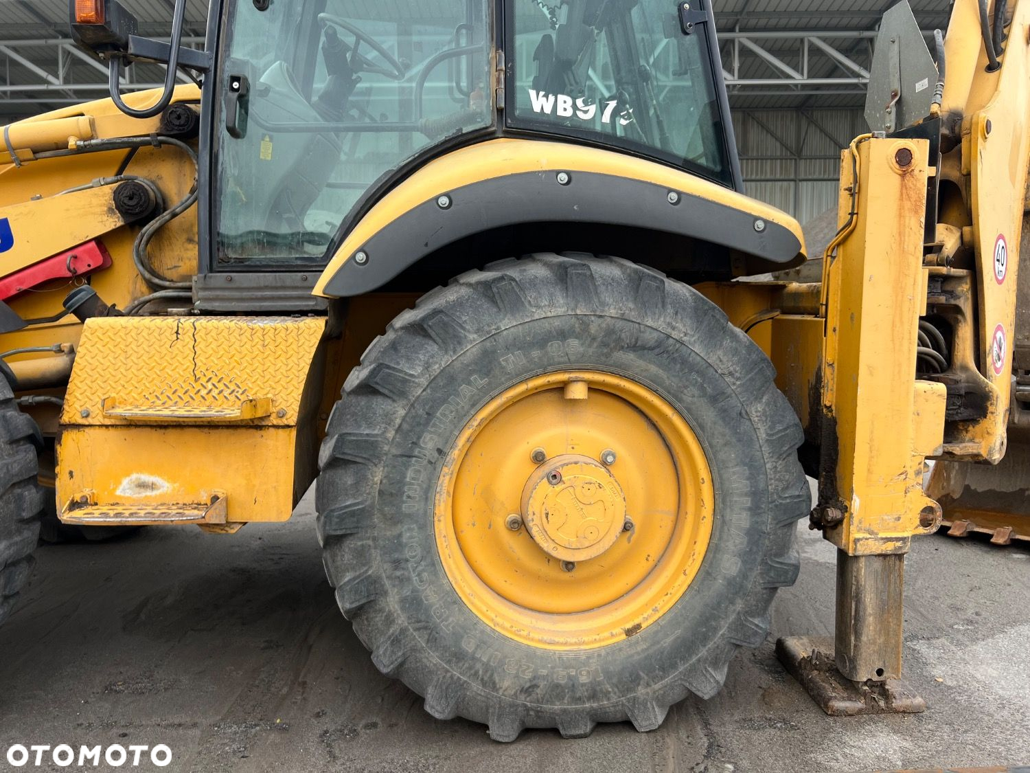 Komatsu Wb975 4X4 - 32