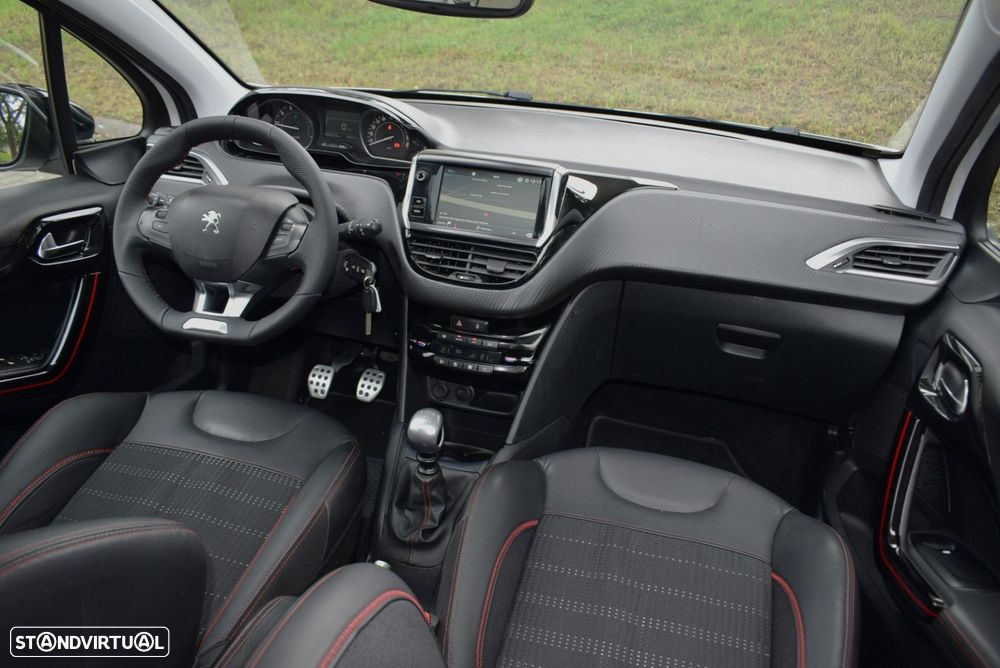 Peugeot 208 1.2 PureTech GT Line - 19