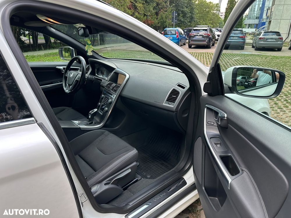Volvo XC 60 2.4D AWD Aut. Momentum - 14