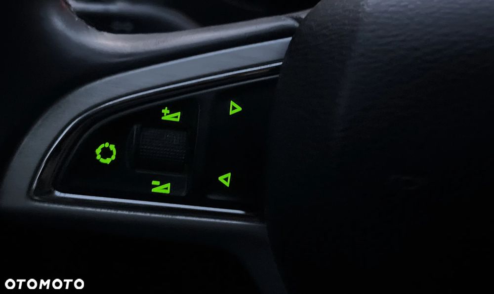 Skoda RAPID Spb 1.6 TDI DPF Style Plus - 24