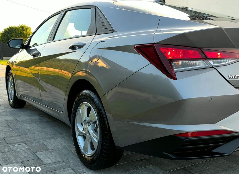 Hyundai Elantra 1.6 Smart - 11