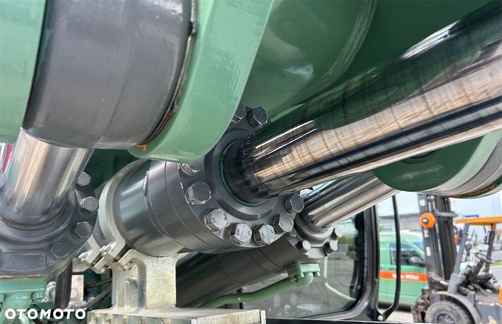 Liebherr R 926 RLC - 27