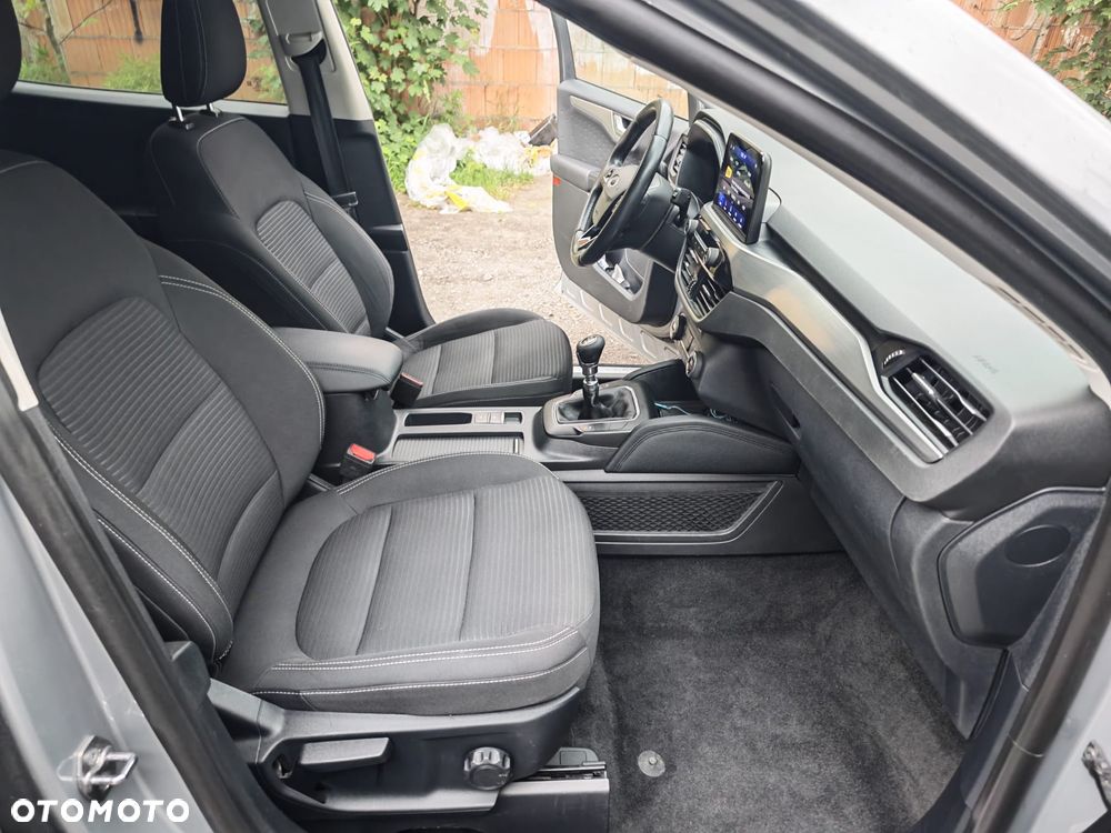 Ford Kuga - 27