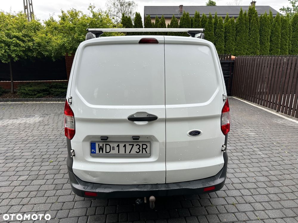 Ford Transit Courier - 12