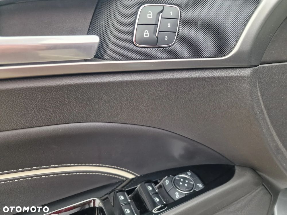 Ford Mondeo Turnier 2.0 Ti-VCT Hybrid VIGNALE - 19