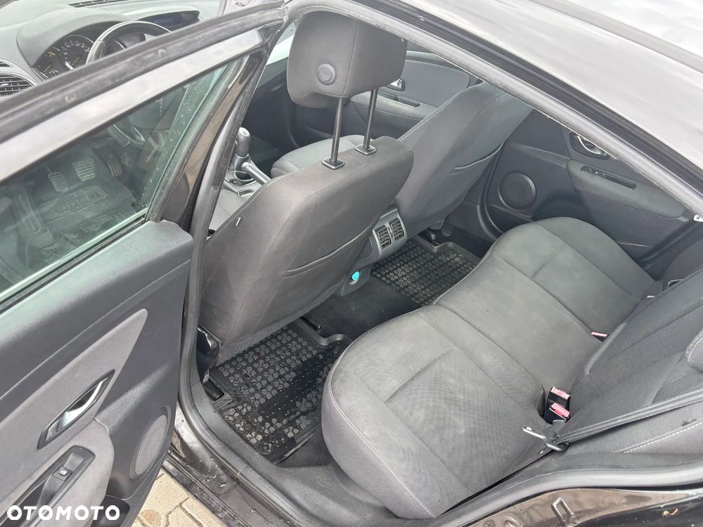 Renault Fluence ver-1-5-dci-expression - 11