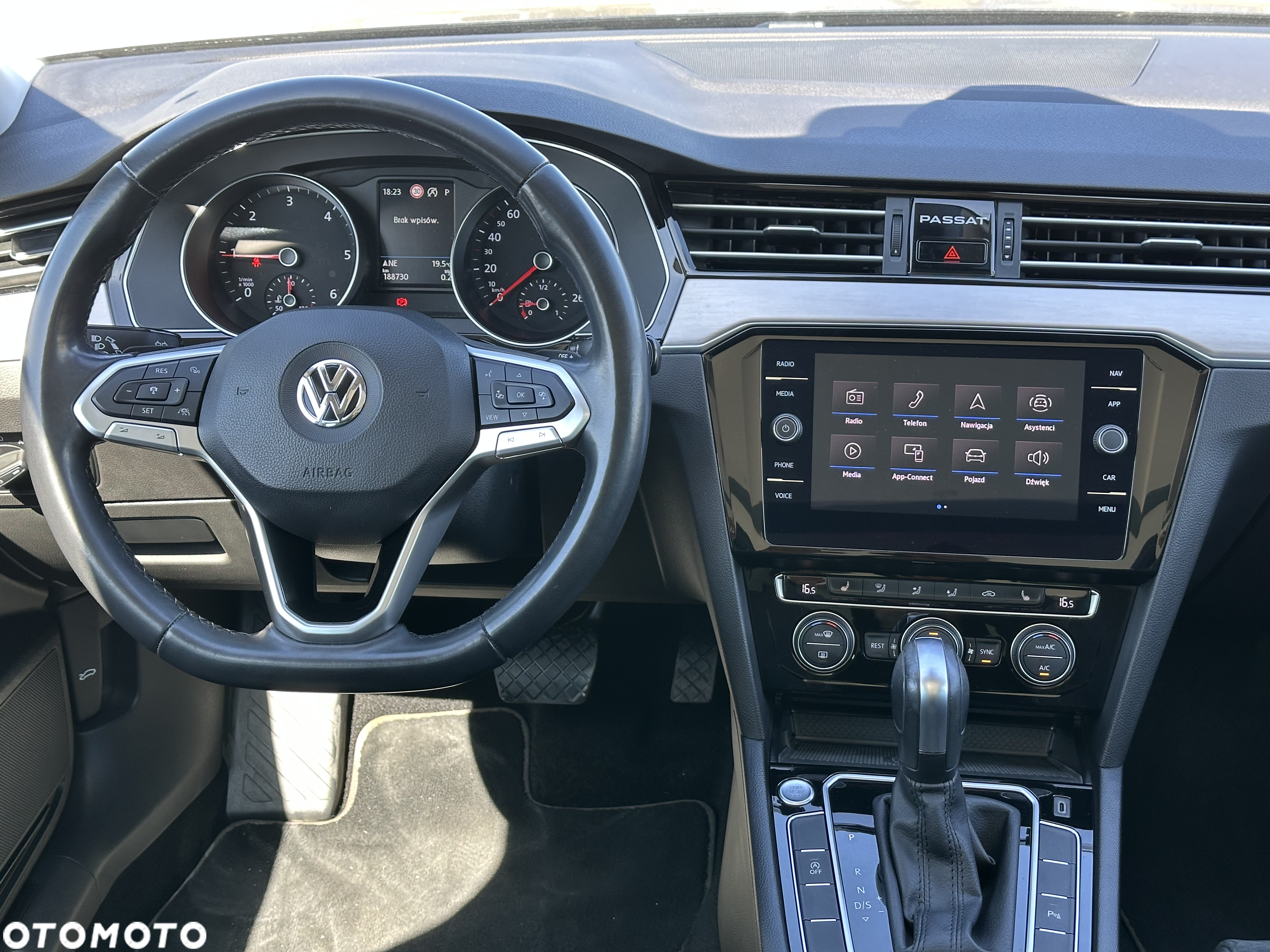 Volkswagen Passat Variant 2.0 TDI DSG (BlueMotion Technology) Trendline - 17