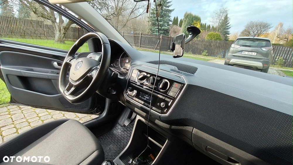 Volkswagen up! 1.0 take - 4