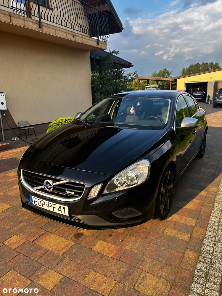 Volvo S60 D4 R-Design - 1