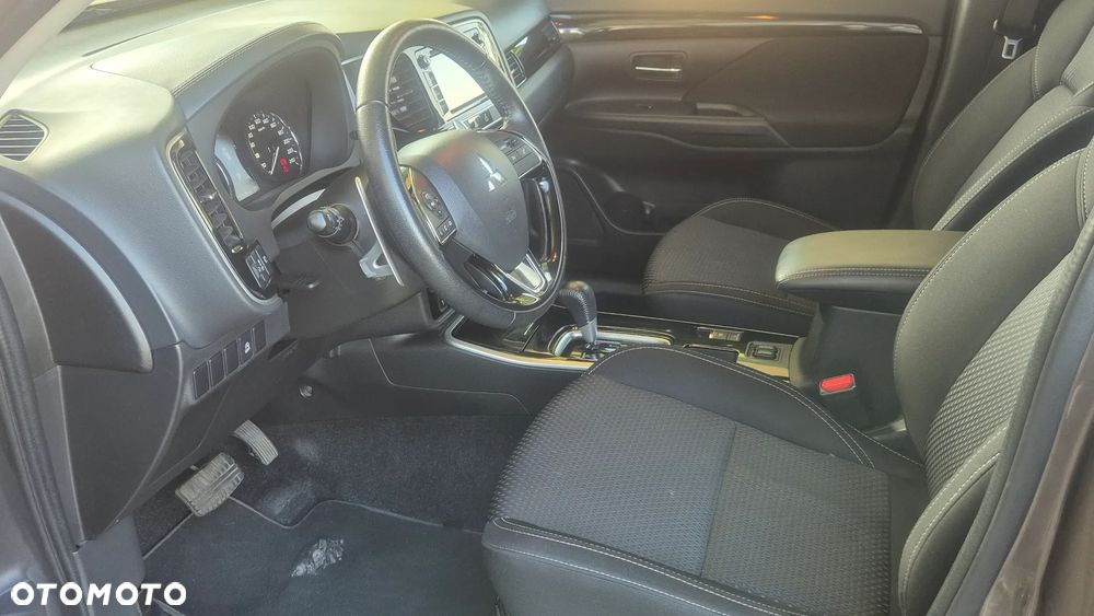Mitsubishi Outlander 2.0 Intense 2WD CVT - 12