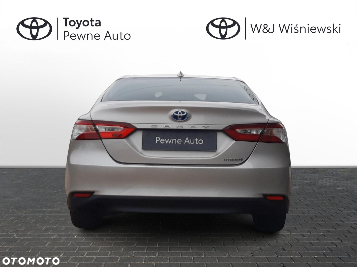 Toyota Camry - 6