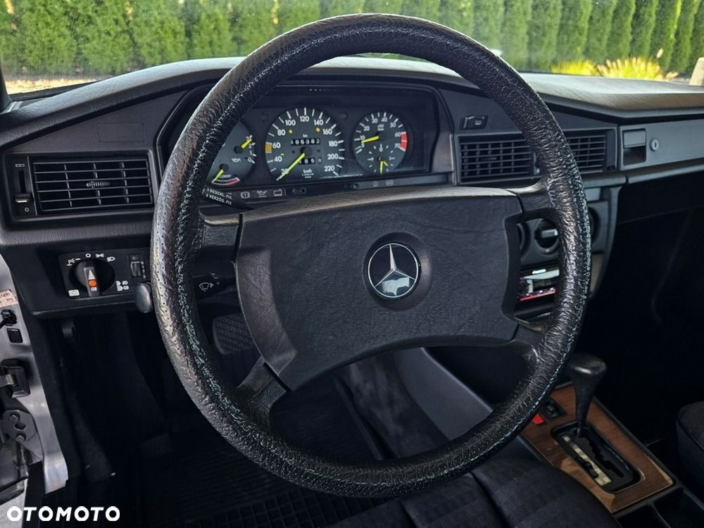 Mercedes-Benz W201 (190) - 13