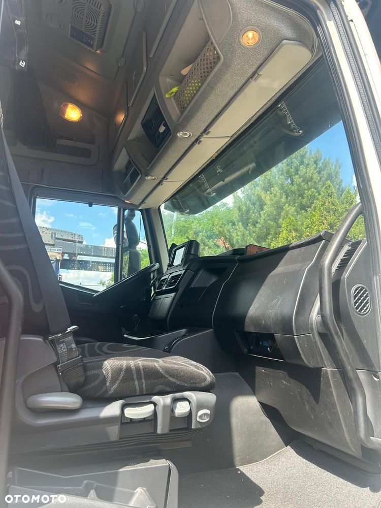Iveco Strails 360 // 2015r // 779 tys km - 9