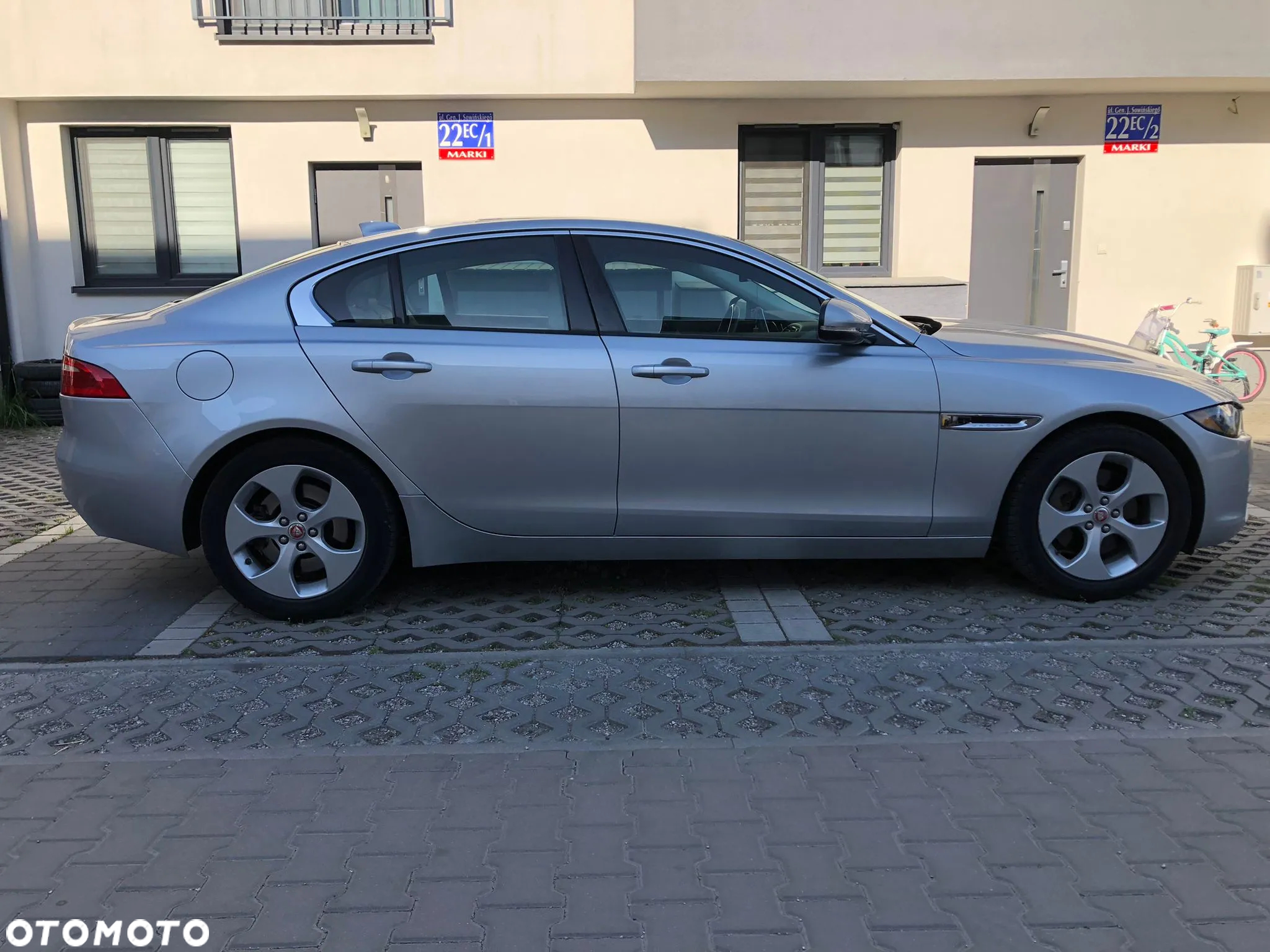Jaguar XE - 7