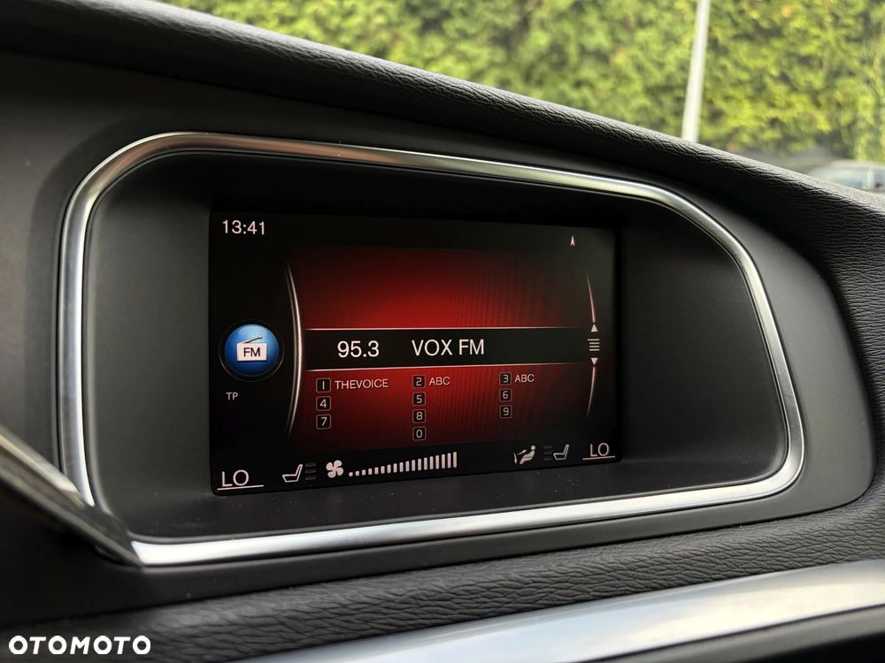 Volvo V40 T3 Momentum - 24