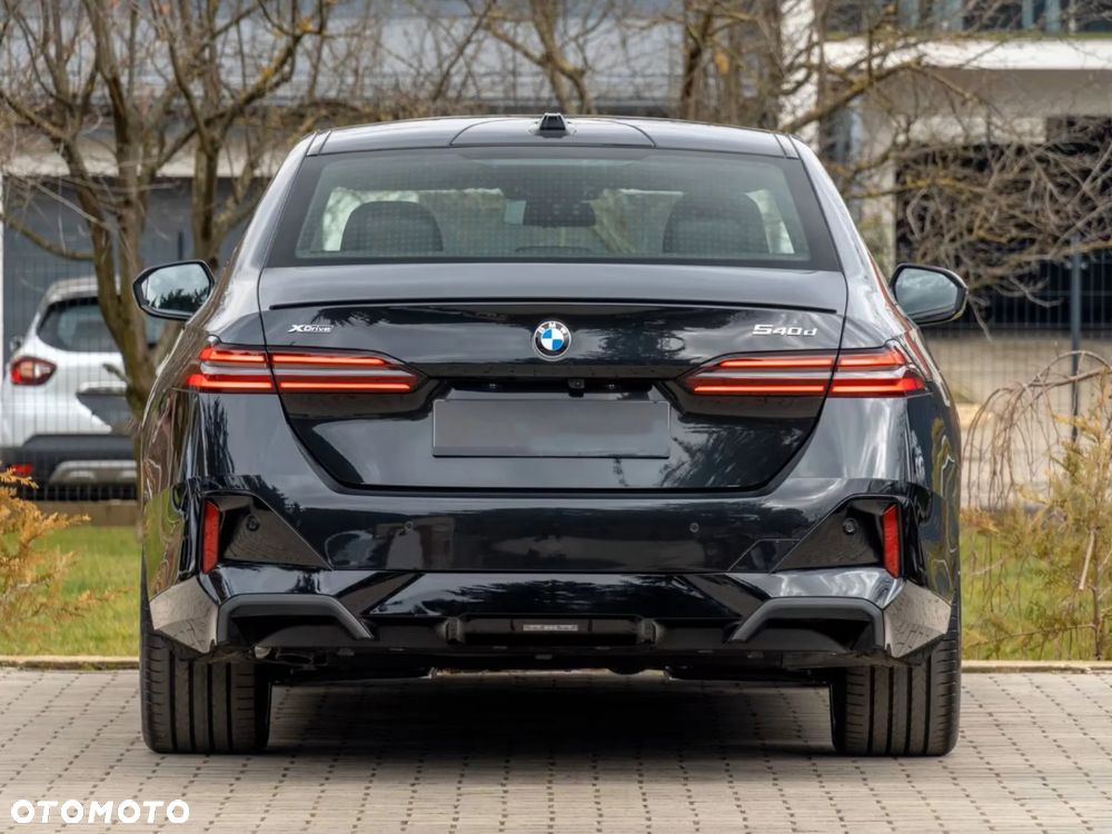 BMW Seria 5 540d xDrive mHEV M Sport - 8