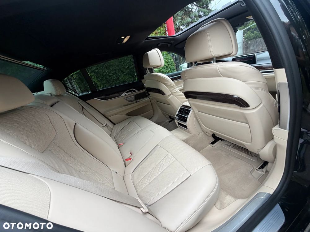 BMW Seria 7 740d xDrive mHEV sport - 34