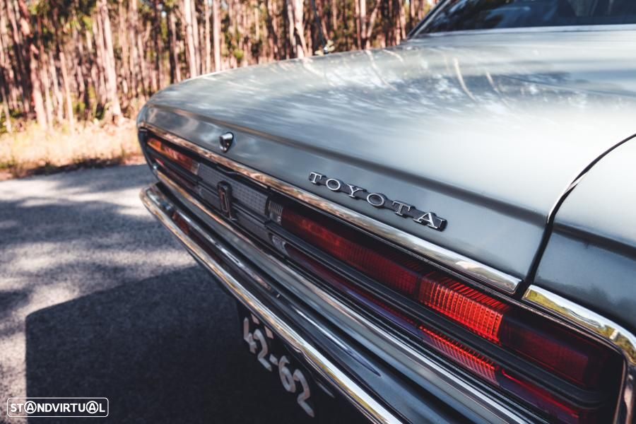 Toyota Crown - 16