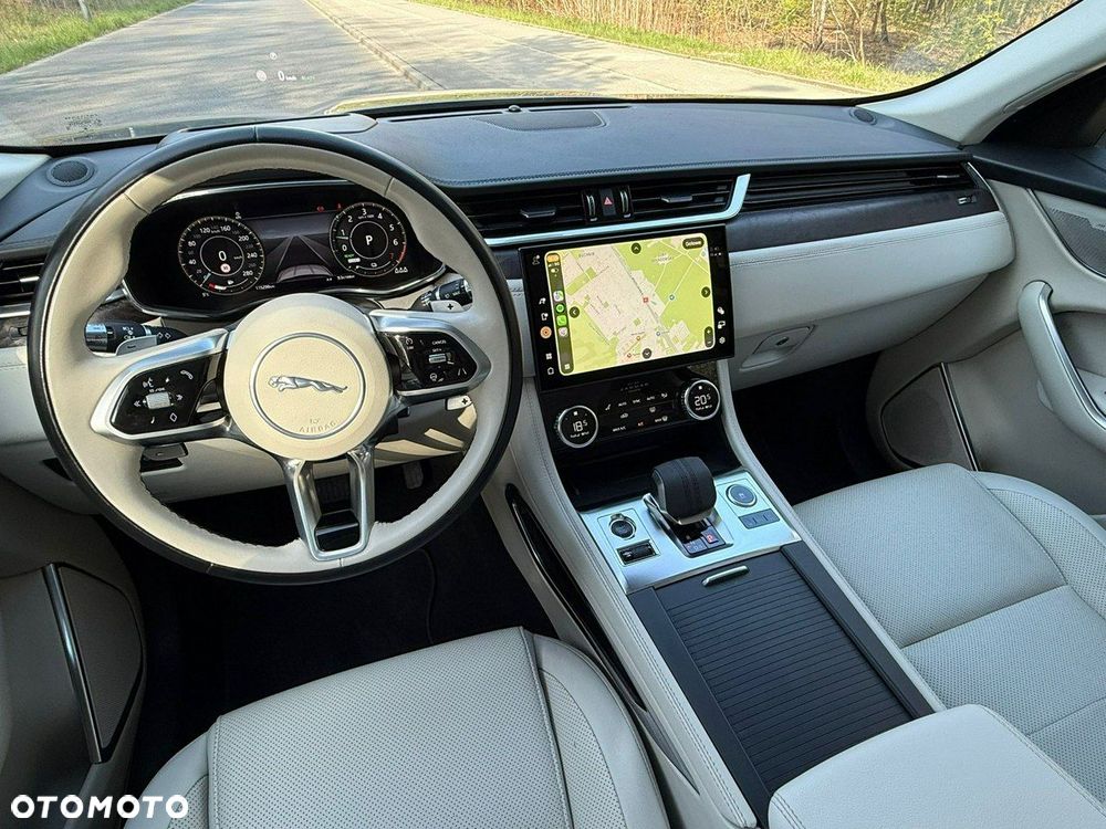 Jaguar E-Pace - 29