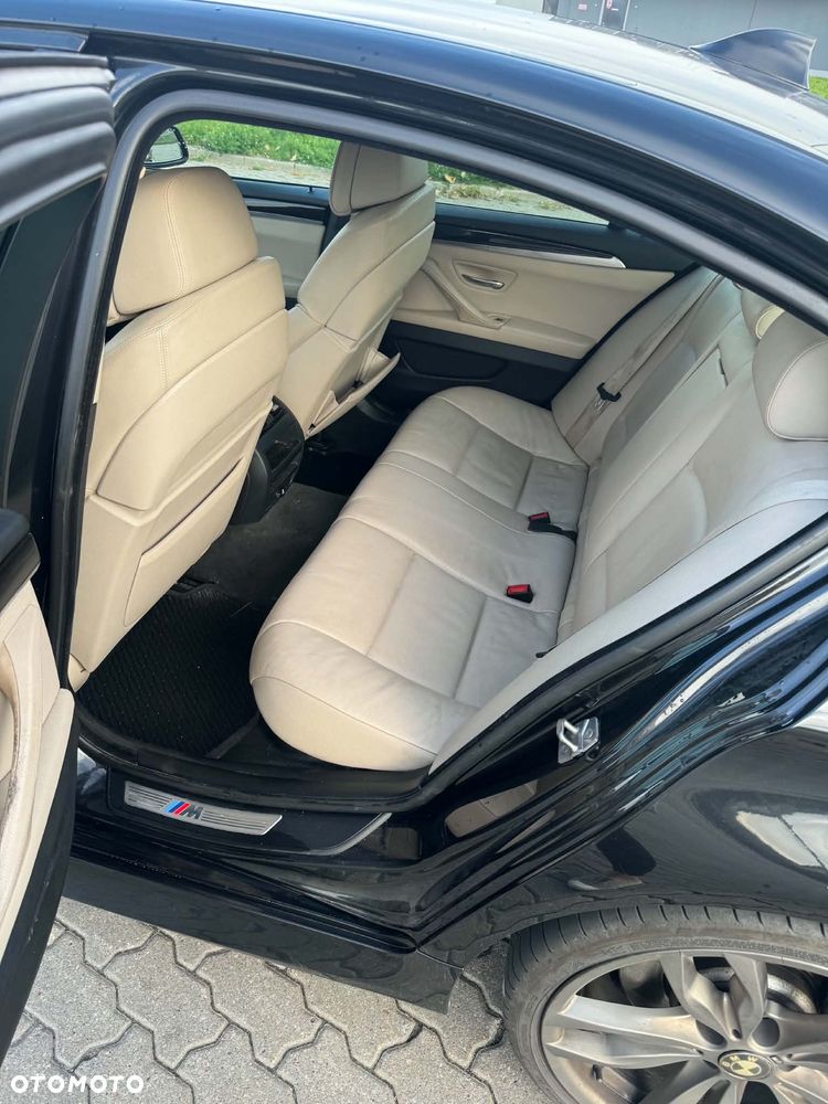 BMW Seria 5 530d xDrive - 10