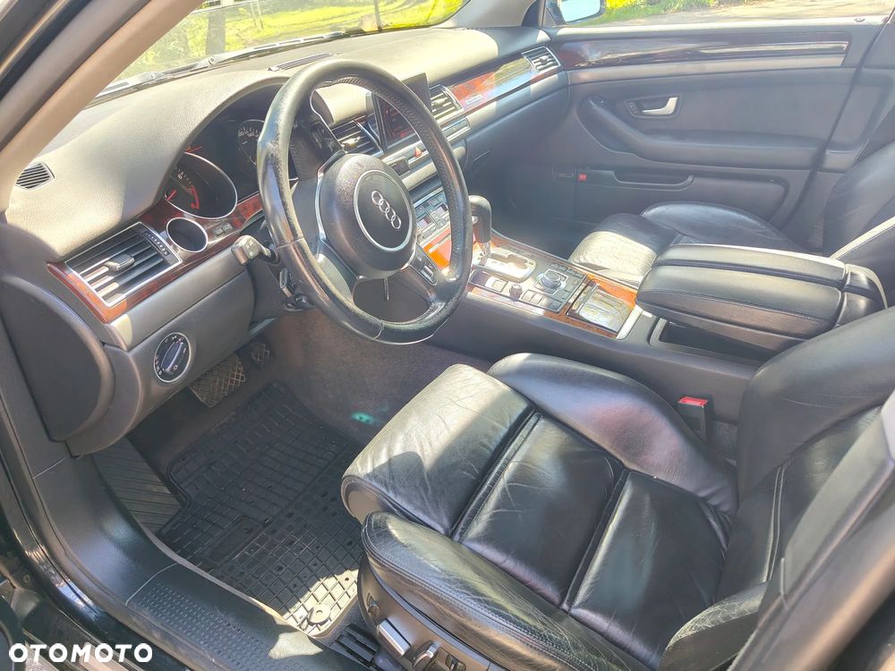 Audi A8 4.2 Quattro - 6