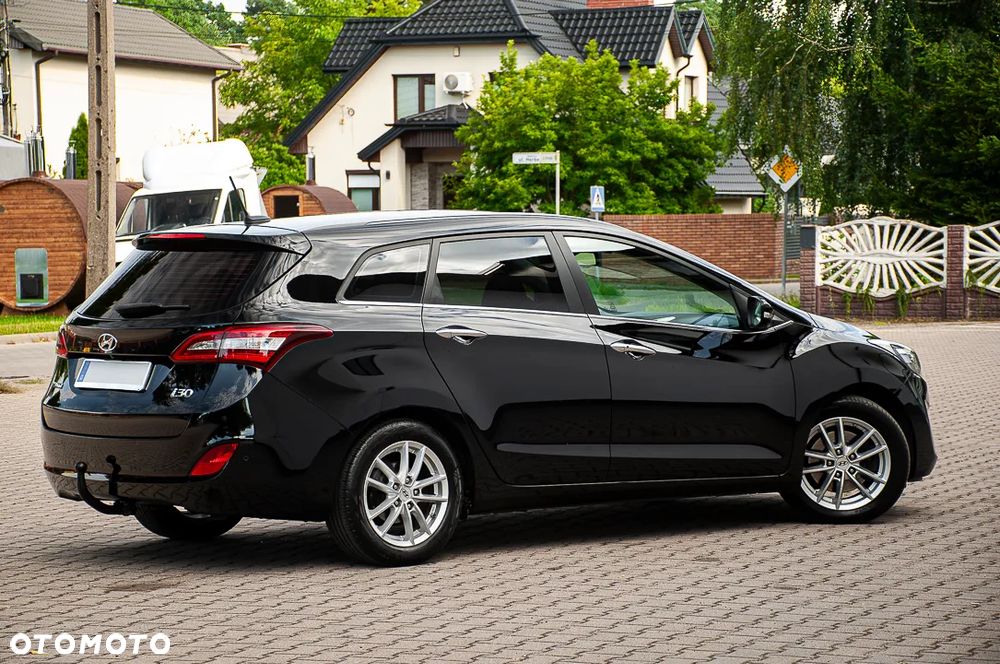 Hyundai i30 blue Kombi 1.6 CRDi DCT Premium - 18