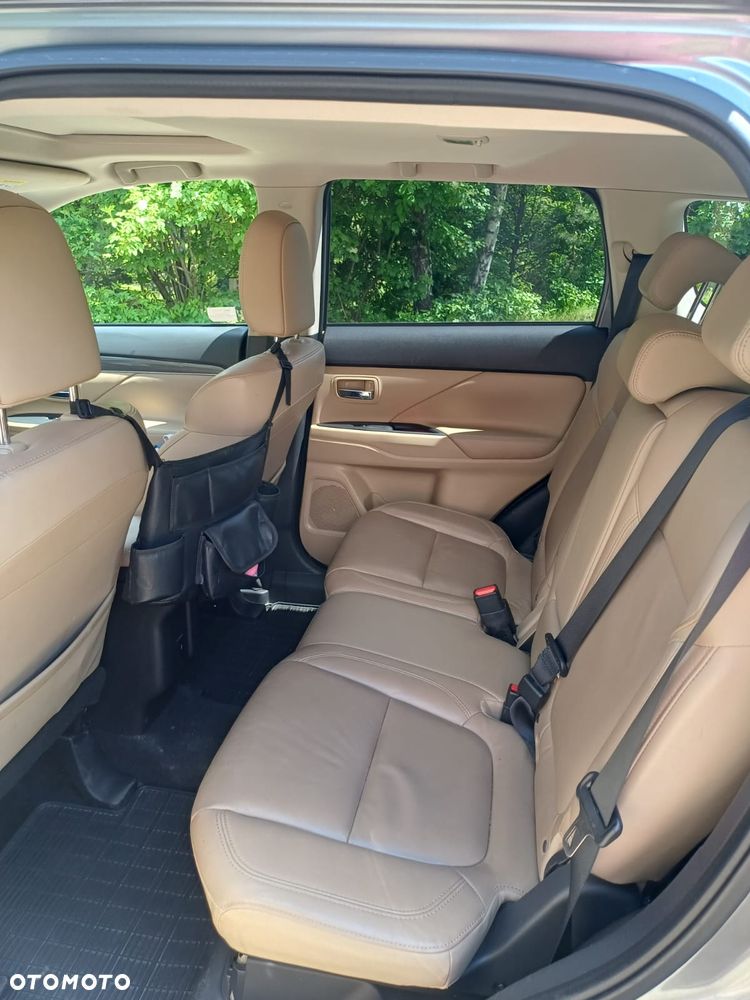Mitsubishi Outlander 2.0 Intense + Navi 4WD CVT - 8