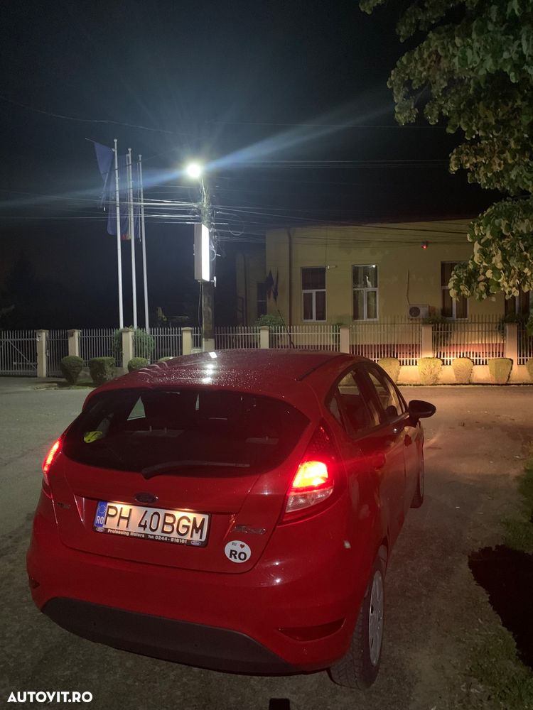 Ford Fiesta 1.4 TDCI Ambiente - 28