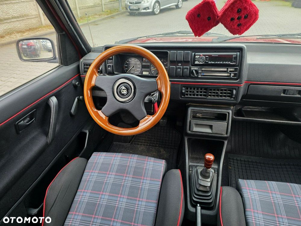 Volkswagen Jetta 1.3 GL - 15