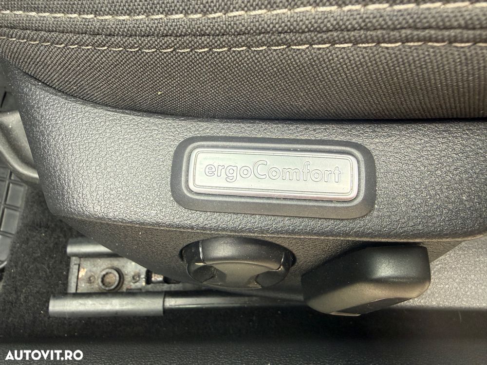 Volkswagen Passat 2.0 TDI Comfortline - 13