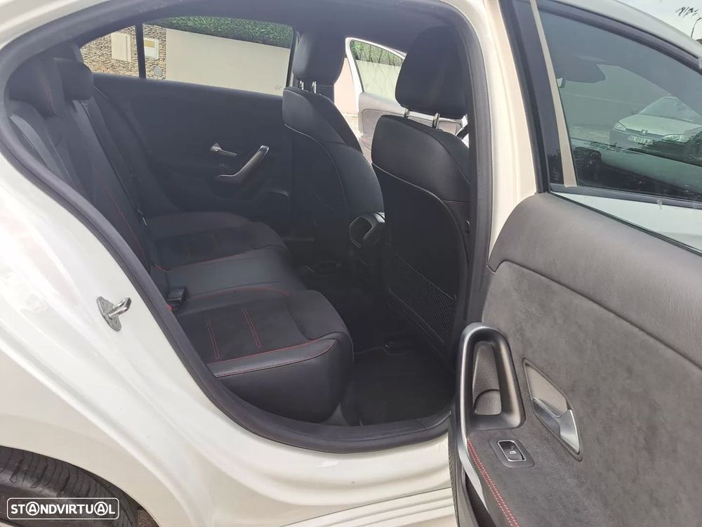 Mercedes-Benz A 180 Limousine d AMG Line Aut. - 27