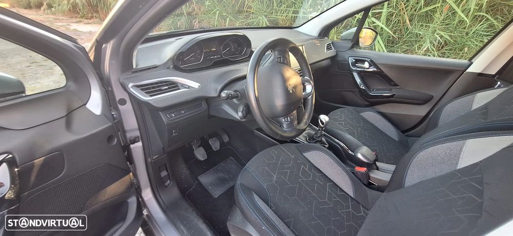 Peugeot 2008 1.2 PureTech Signature - 15