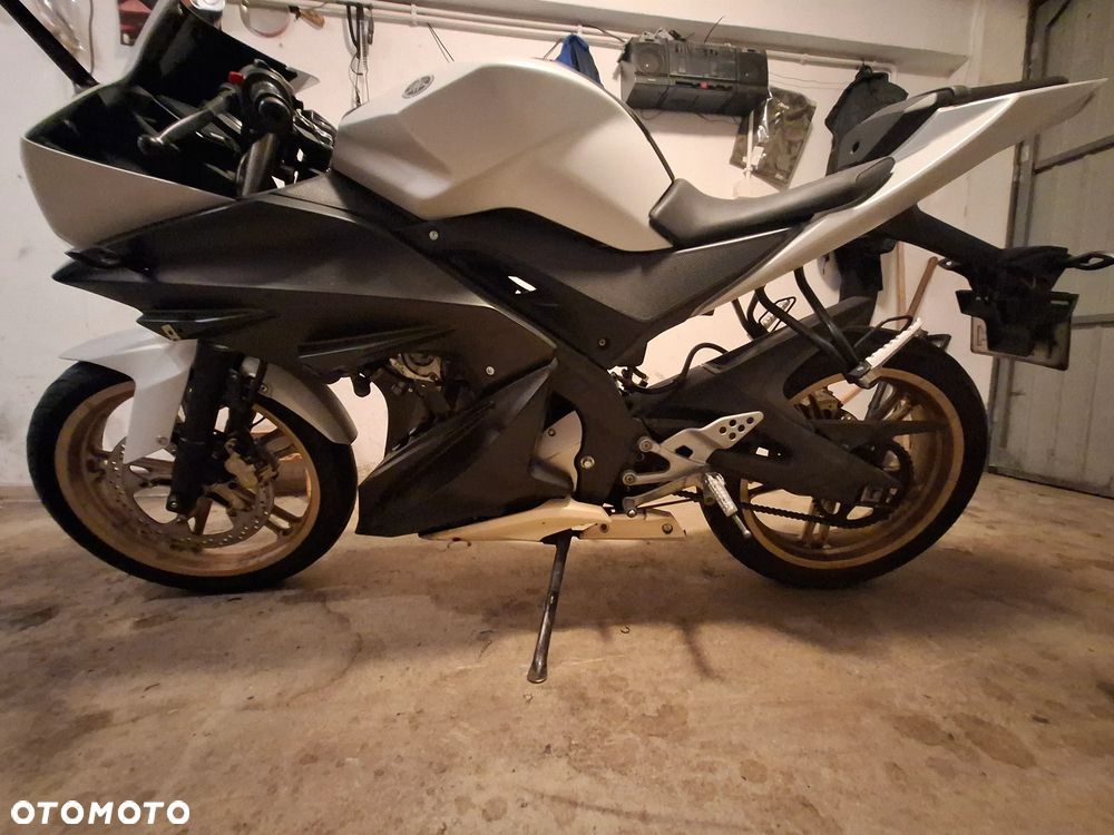 Yamaha YZF - 10