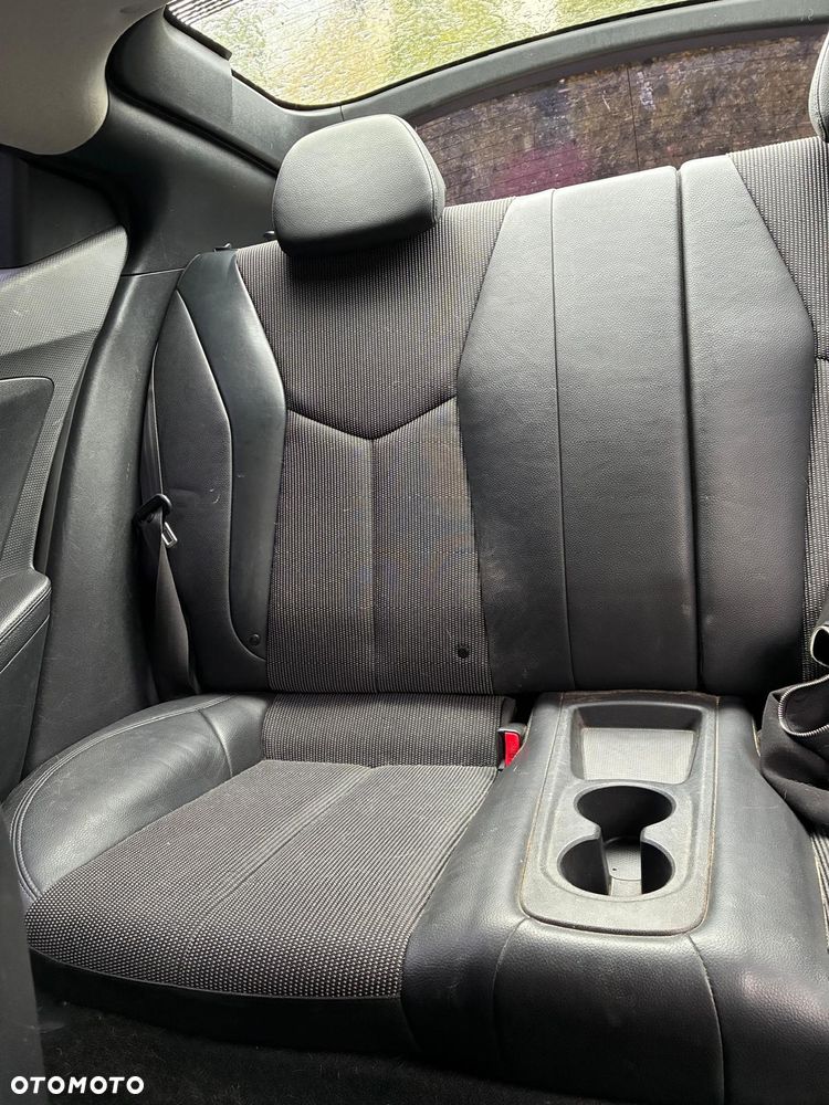 Hyundai Veloster 1.6 GDI Style - 33