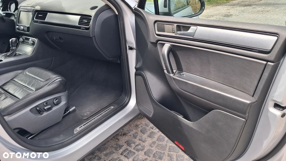 Volkswagen Touareg 3.0 V6 TDI SCR Blue Motion DPF Automatik - 6