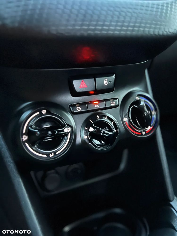 Peugeot 208 - 21