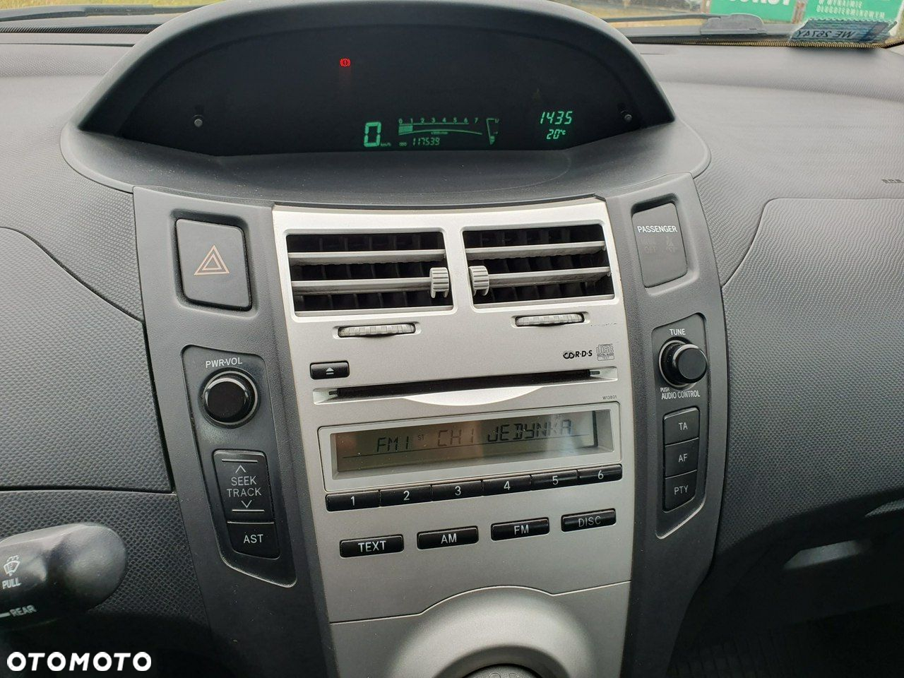 Toyota Yaris - 17