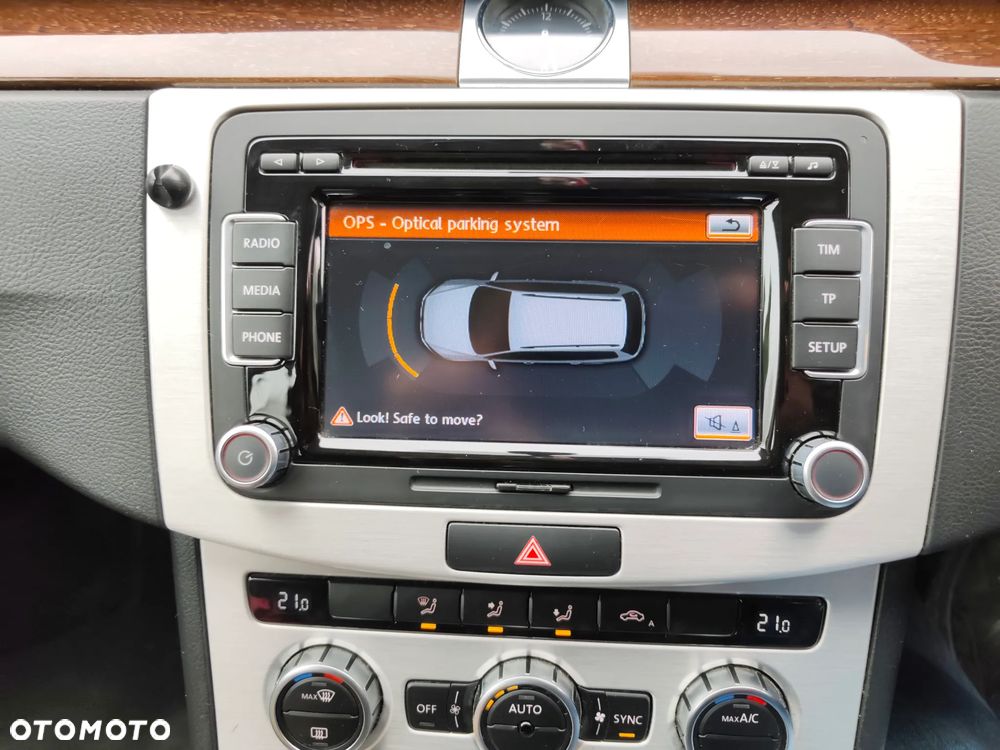 Volkswagen Passat 2.0 TDI DPF BlueMotion Technology Comfortline - 15