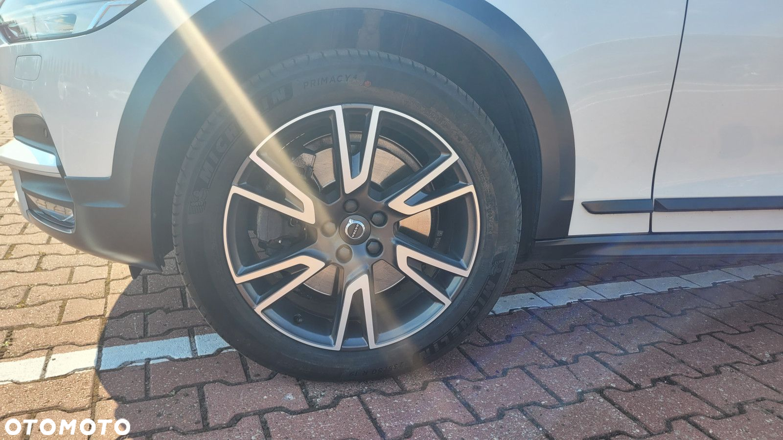 Volvo V90 Cross Country - 10