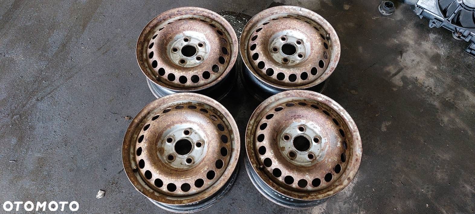 FELGI STALOWE 4 SZT VW T5 5X120 6,5X16 ET51 VOLKSWAGEN - 1