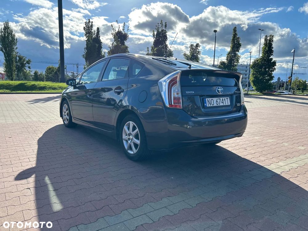 Toyota Prius - 5