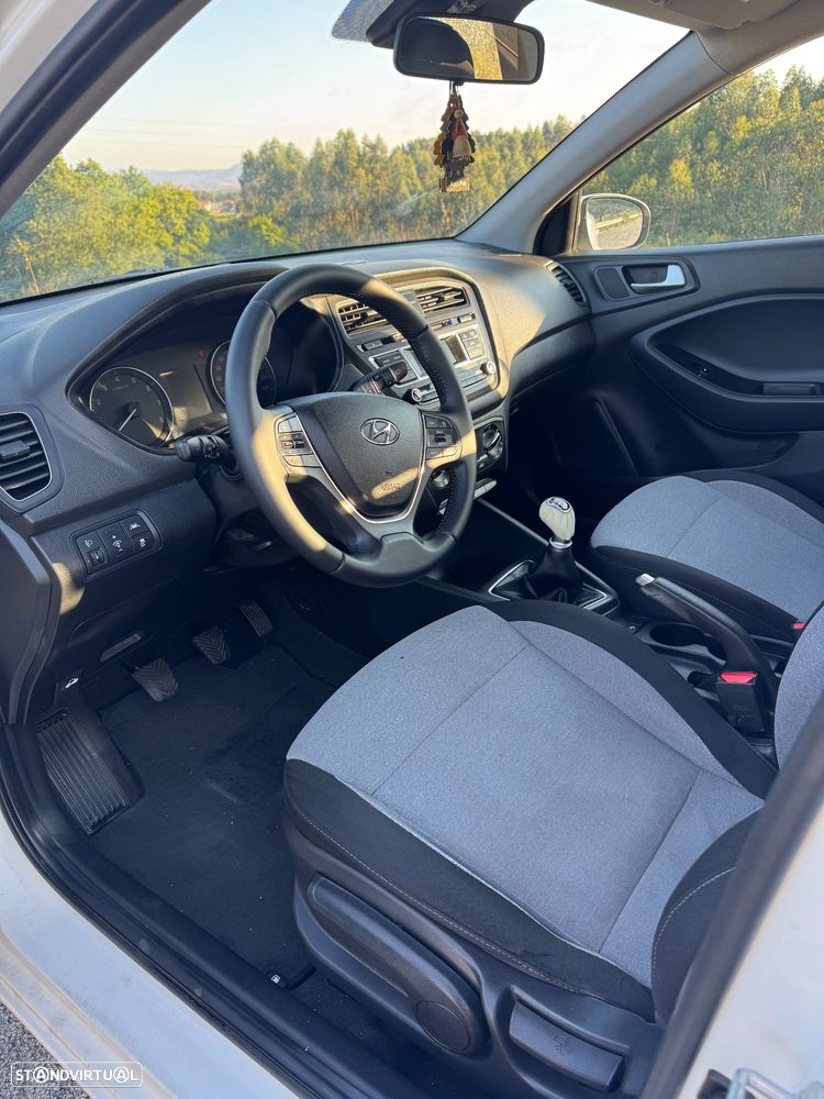 Hyundai i20 1.2 LED - 11