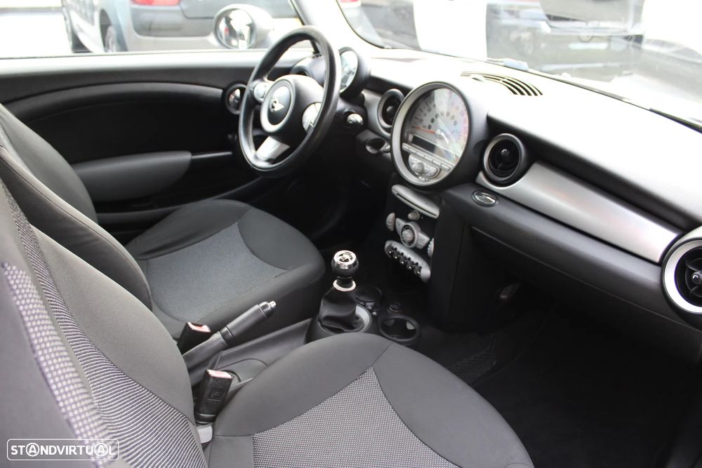 MINI 3 Portas Cooper D - 24