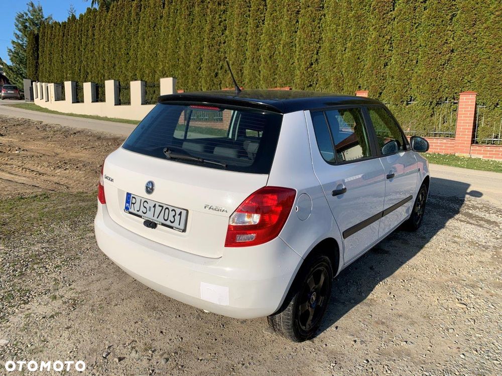 Skoda Fabia 1.2 HTP Cool Colour Edition - 24