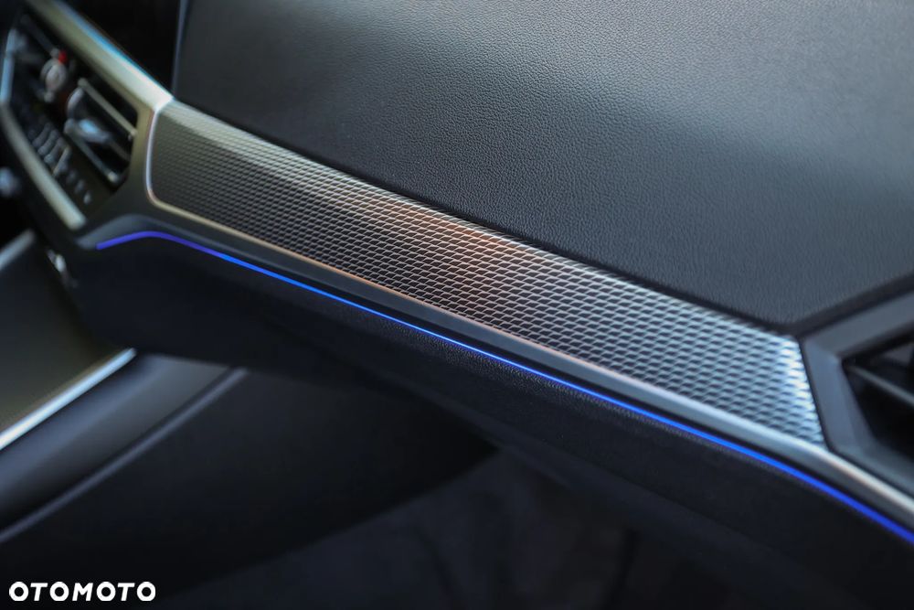 BMW Seria 3 320d Edition M Sport Shadow - 28