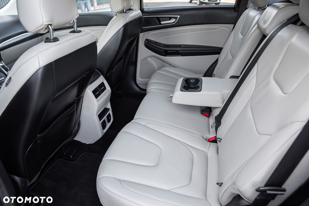 Ford Edge - 8