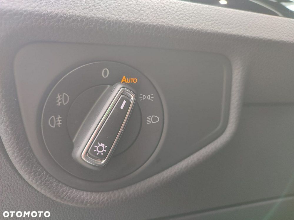 Volkswagen Touran - 35