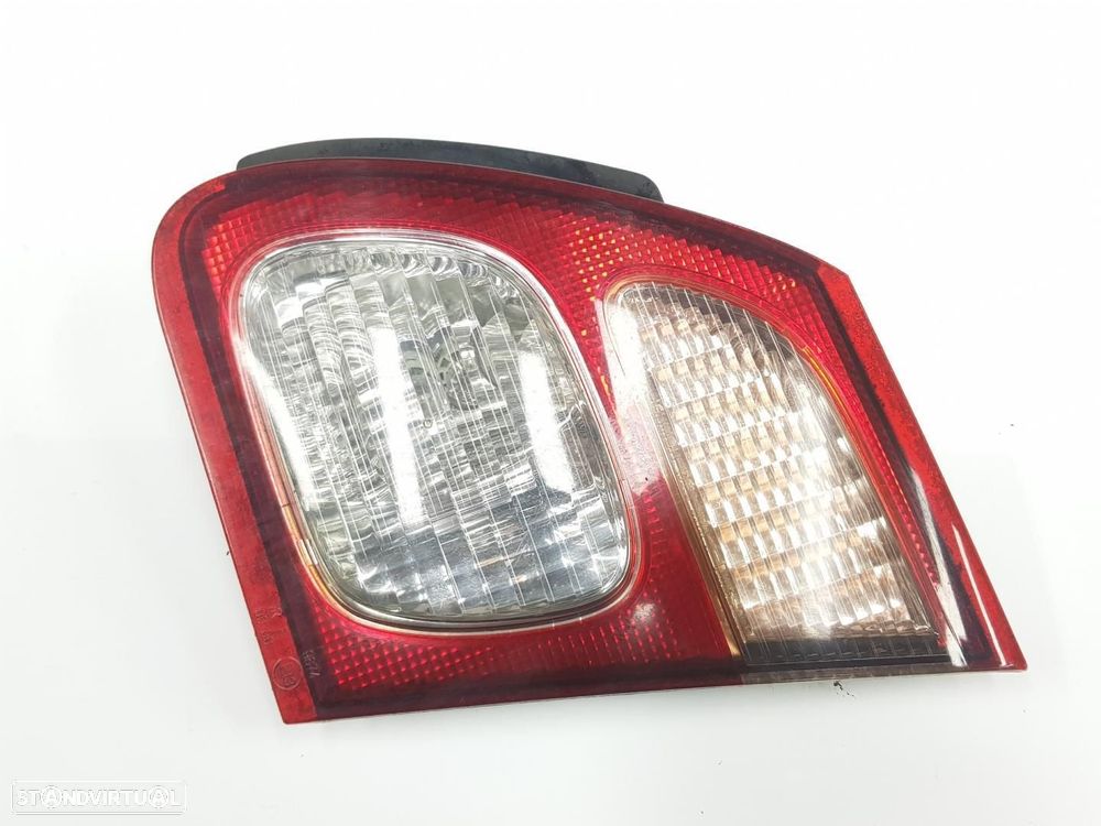 FAROLIM TRASEIRO DIREITO INTERIOR NISSAN ALMERA N16E - 1