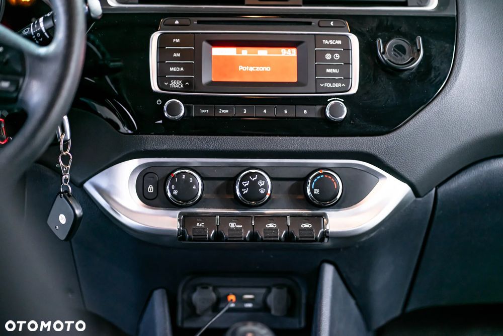Kia Rio - 15