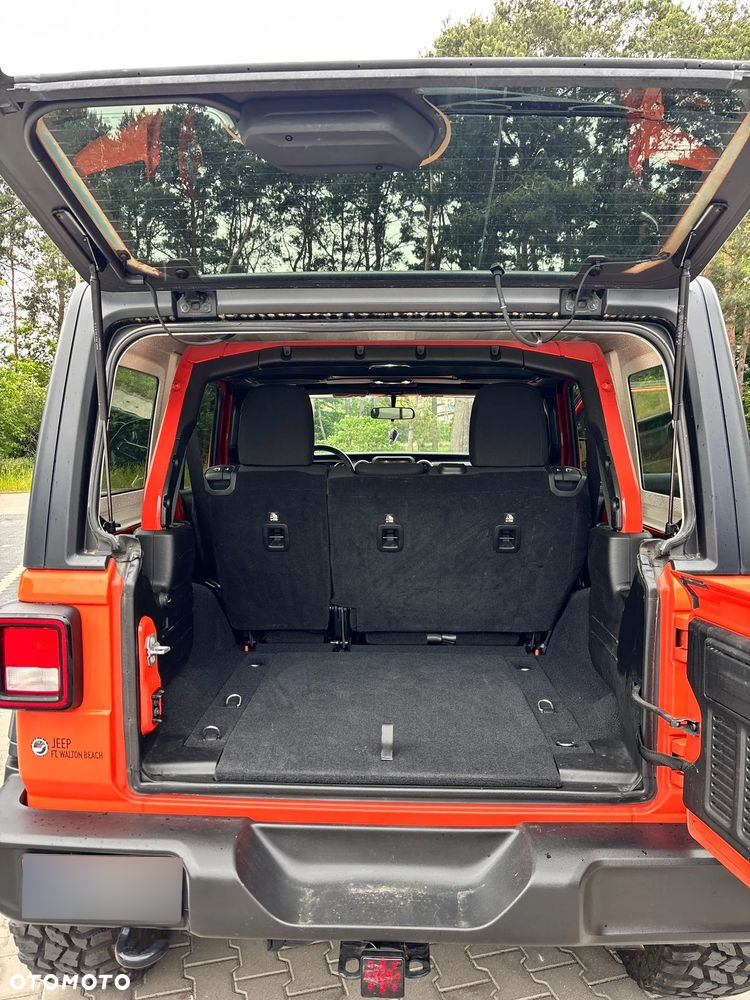 Jeep Wrangler 3.6 Unlim X - 14